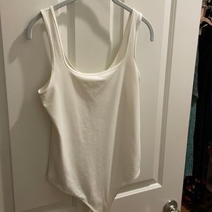Size M Abercrombie Womens Seamless Stretch bodysuit with scoop neck.